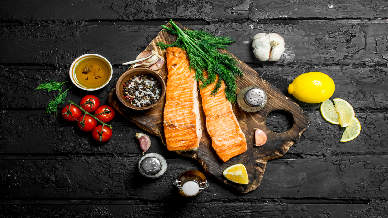 grilled-salmon-fillet-with-spices-and-dill-branche-2021-08-30-04-51-33-1