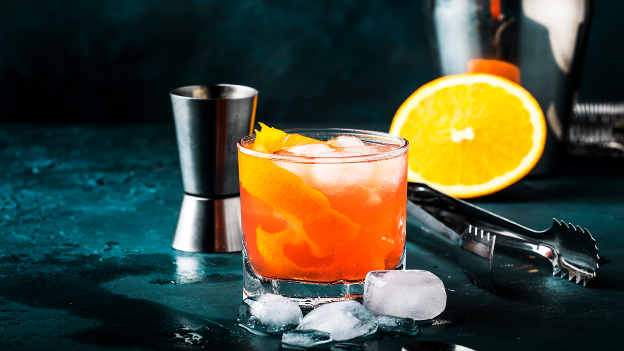 orange-alcohol-cocktail-2021-08-27-09-39-54-1